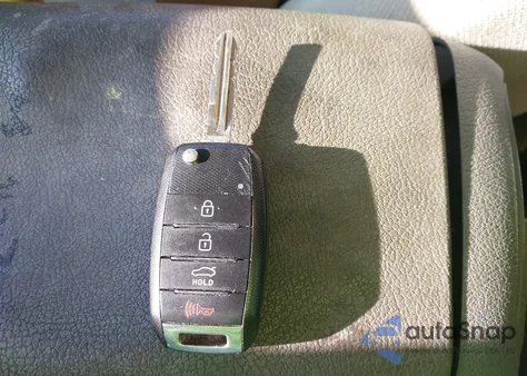 2017 Kia Forte Lx z USA, uszkodzony, nr VIN 3KPFK4A76HE053537